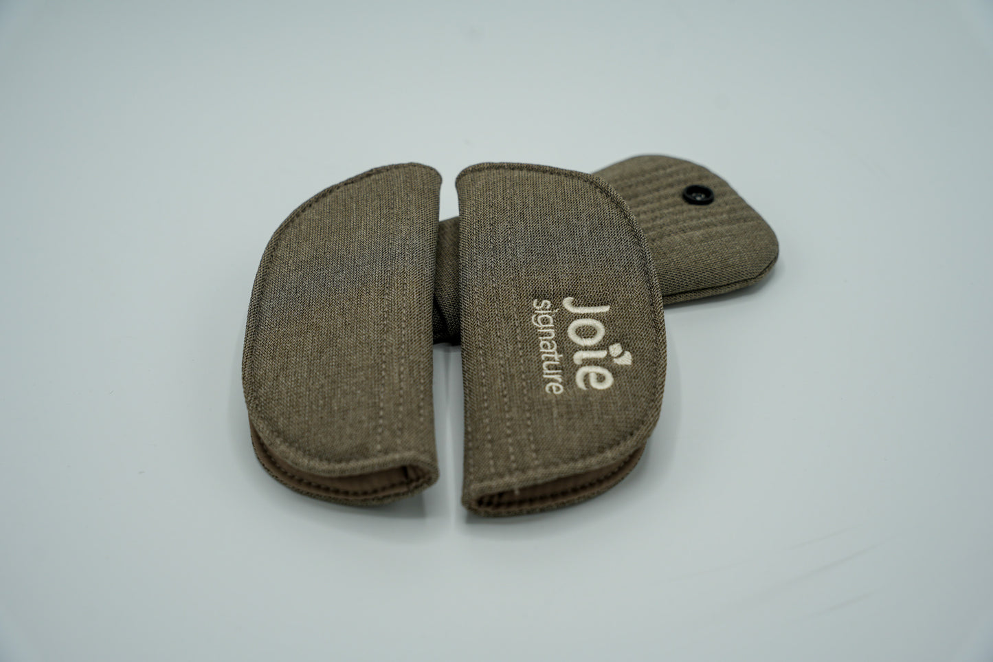 Gurtpolster Signature Joie für Parcel LX – Ersatzpolster in Ebony, Eclipse, Evergreen, Maple & Sandstone