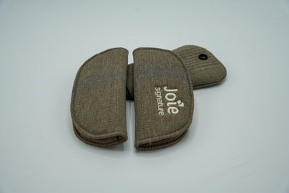 Gurtpolster Signature Joie für Parcel LX – Ersatzpolster in Ebony, Eclipse, Evergreen, Maple & Sandstone